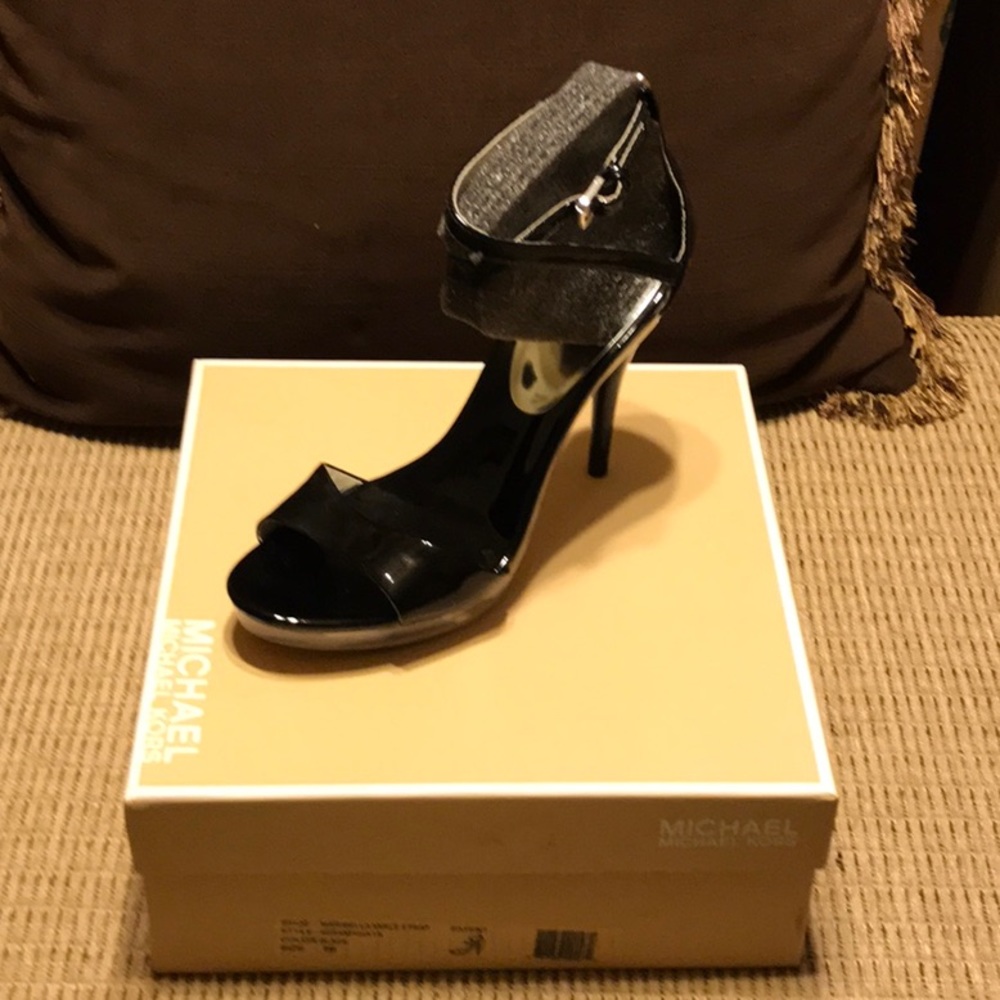 Micheal Kors Heel